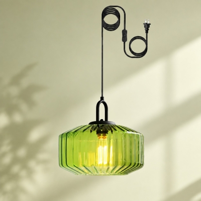 Hanglamp met glazen armatuur in landelijke stijl voor keukeneiland